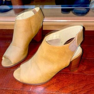 Tan heeled Boots